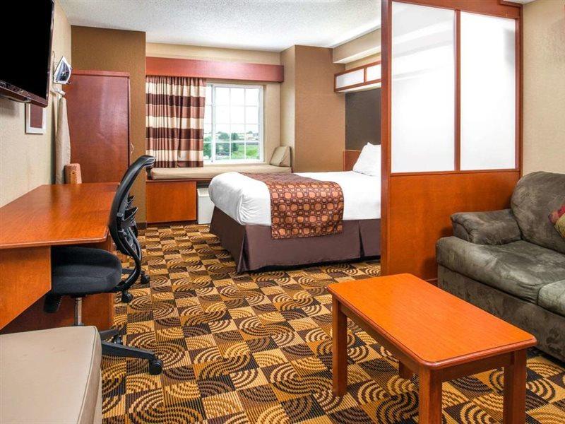 Microtel Inn & Suites Lincoln Exterior photo