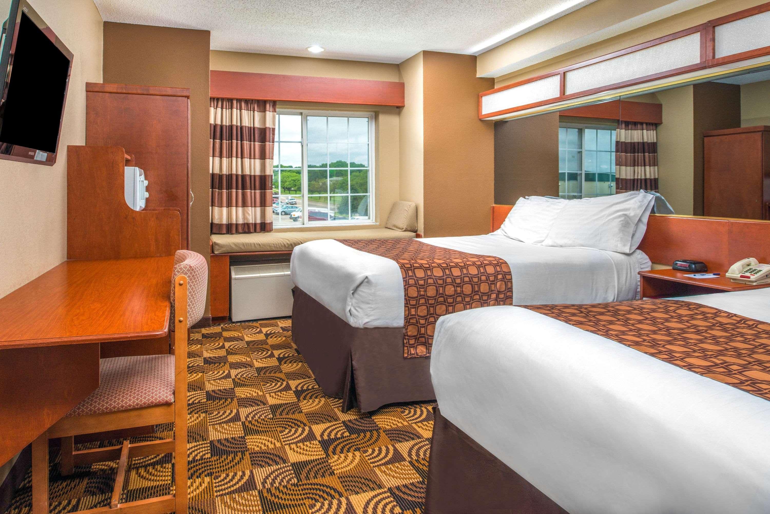Microtel Inn & Suites Lincoln Exterior photo