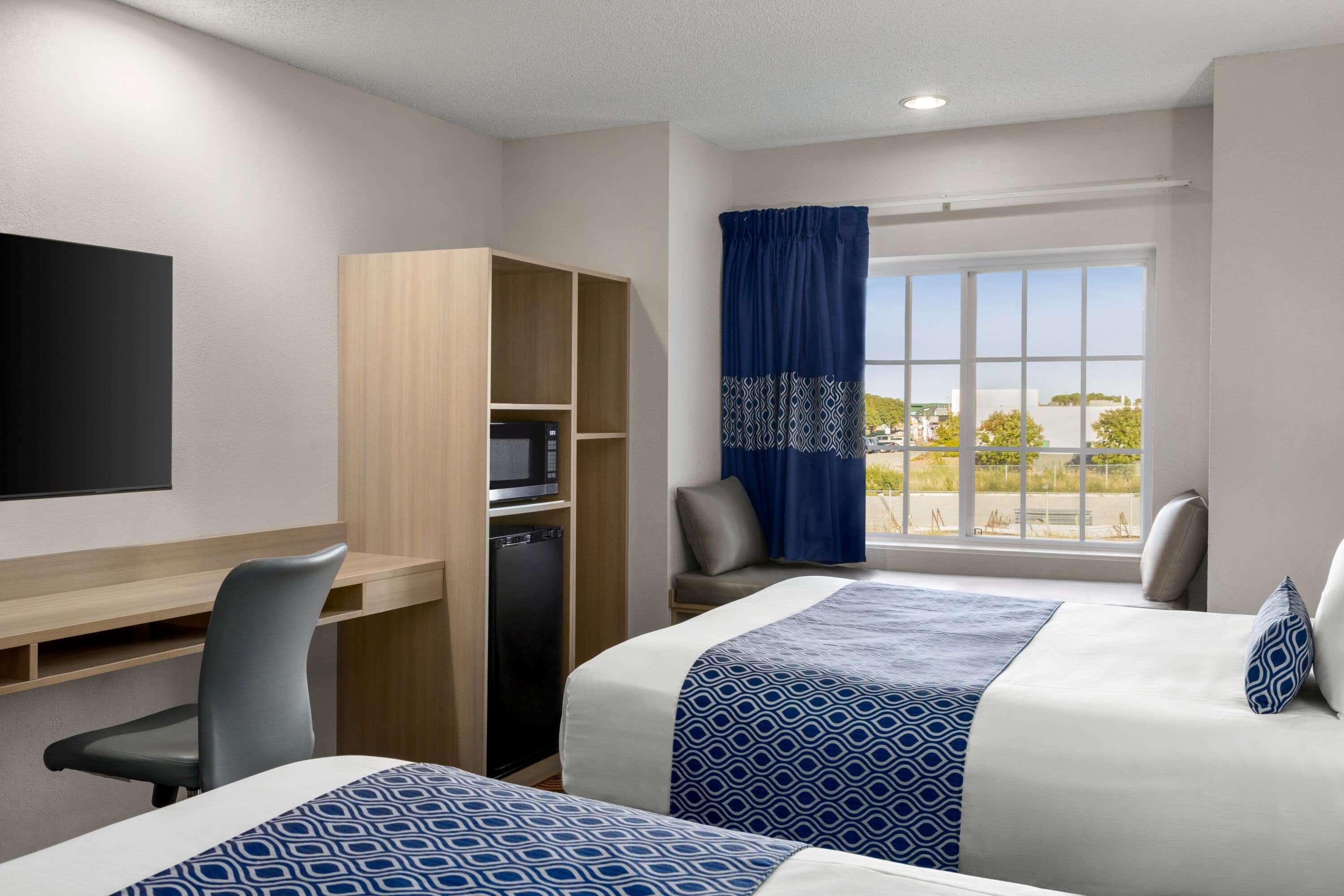 Microtel Inn & Suites Lincoln Exterior photo