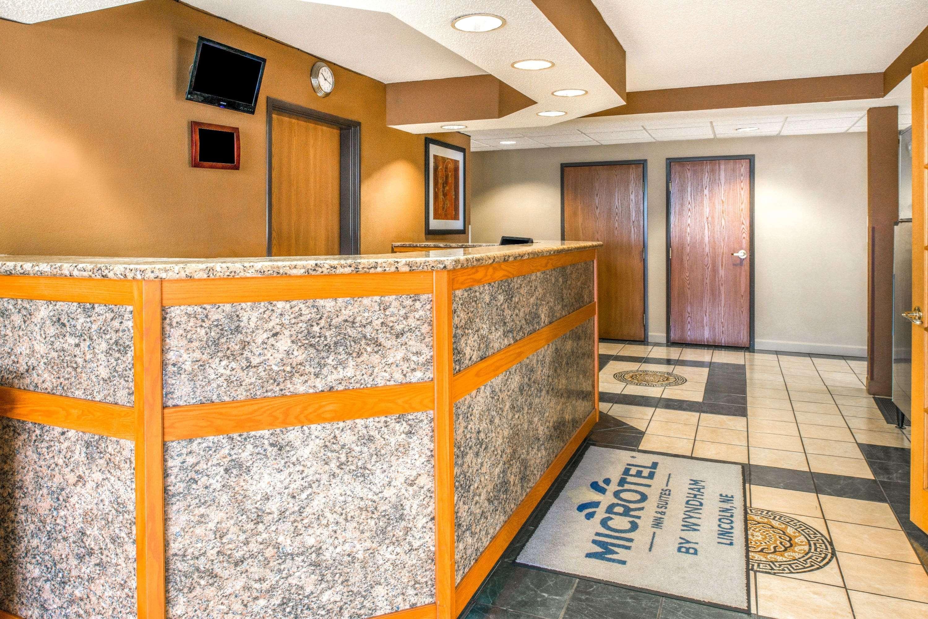 Microtel Inn & Suites Lincoln Exterior photo